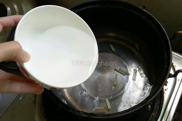 韭菜豆腐汤的做法图解4