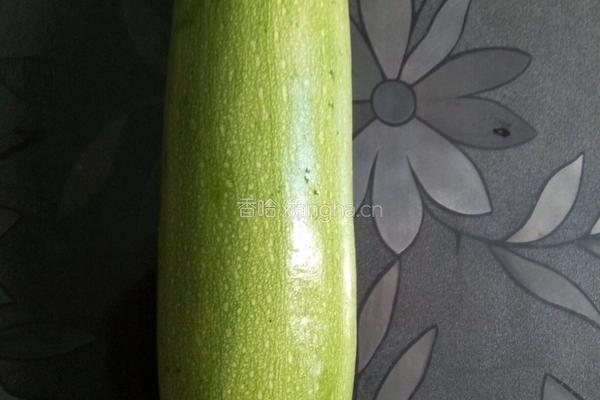 蚝油西葫芦的做法图解1