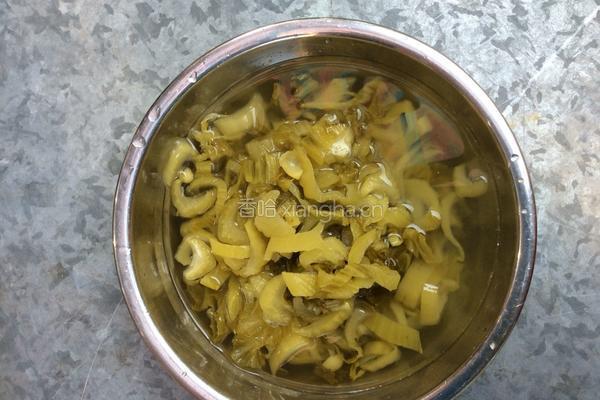 酸辣鸭杂的做法图解1