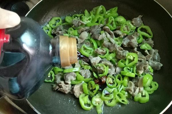 辣椒炒鸡肾的做法图解6