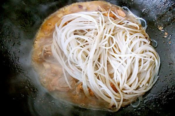 排骨炖粉条的做法图解8