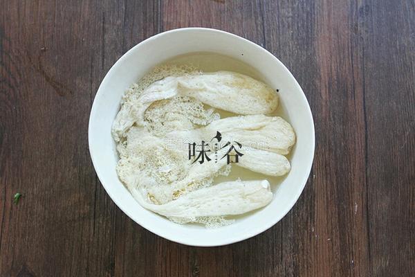 竹荪干贝冬瓜汤的做法图解3