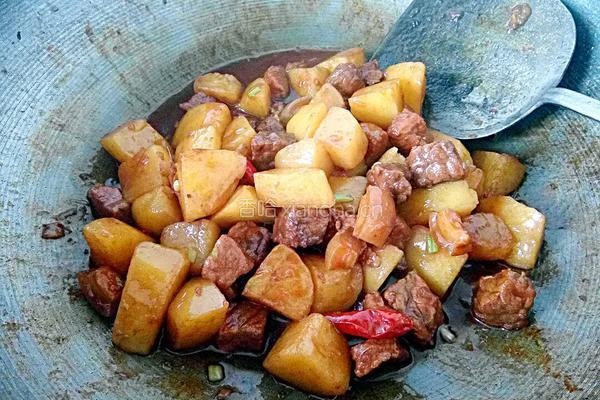 小土豆红烧肉的做法图解15