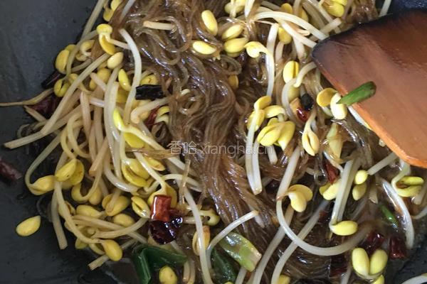黄豆芽炒粉丝的做法图解6
