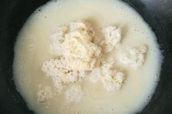豆渣煮饭的做法图解3