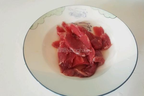 牛肉拌饭的做法图解1