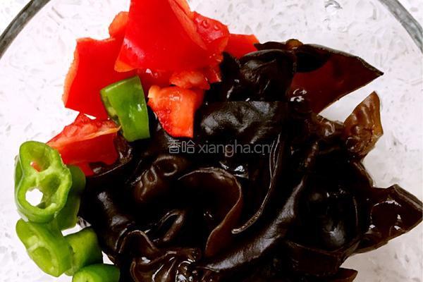 榛蘑炒土豆片的做法图解3