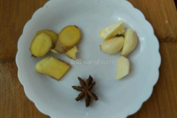 土豆炖鹅肉的做法图解3