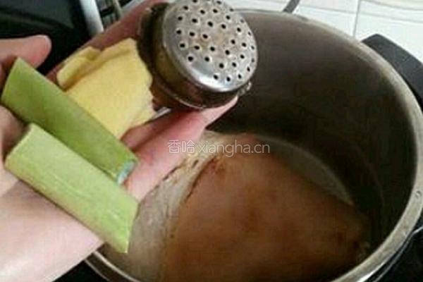 酱肘子的做法图解5