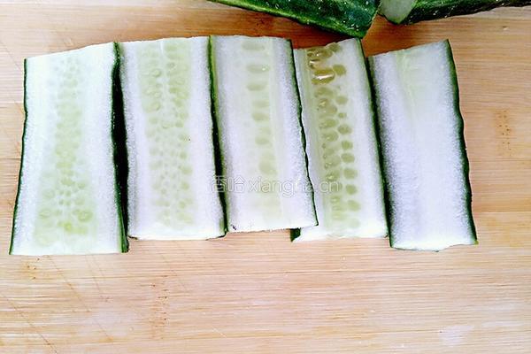 黄瓜甜面酱的做法图解3