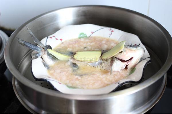 鲫鱼肉末炖蛋的做法图解5