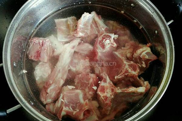 老北京羊蝎子火锅的做法图解1