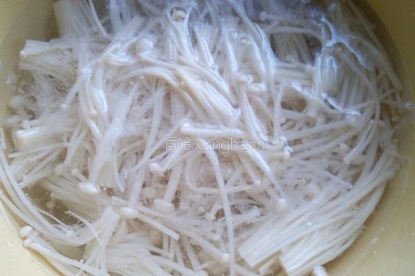 凉拌针金菇的做法图解4