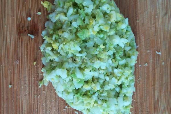 香菇白菜猪肉饺子的做法图解4