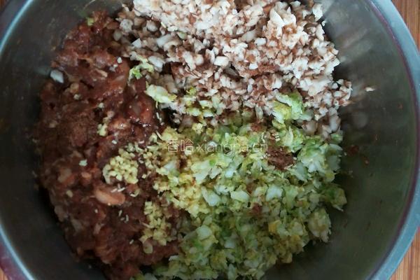 香菇白菜猪肉饺子的做法图解5