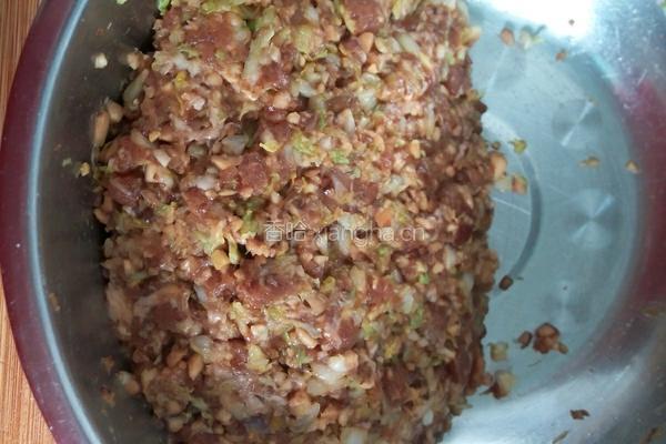 香菇白菜猪肉饺子的做法图解6