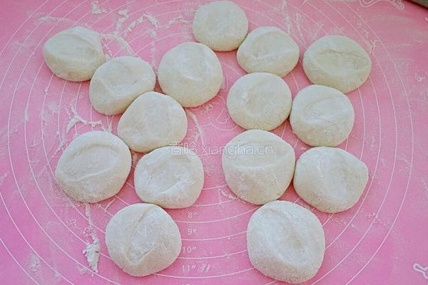 韭菜素包子的做法图解13