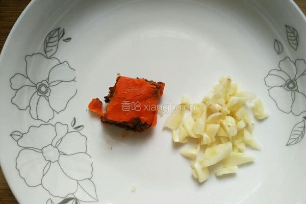 素炒大白菜的做法图解2