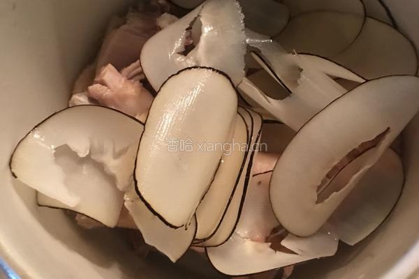海底椰炖鸡汤的做法图解3