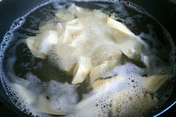 泡椒冬笋的做法图解3