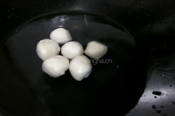 煮鱼丸的做法图解2