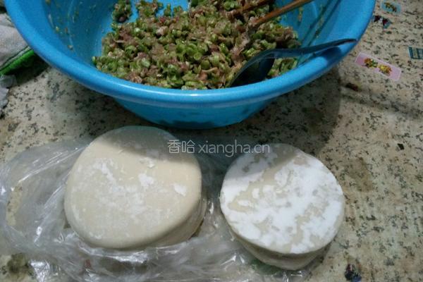 猪肉豇豆饺子的做法图解5