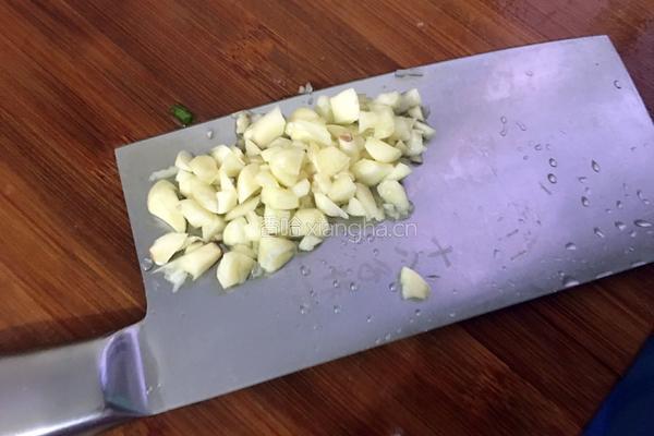 蚝油炒生菜的做法图解2