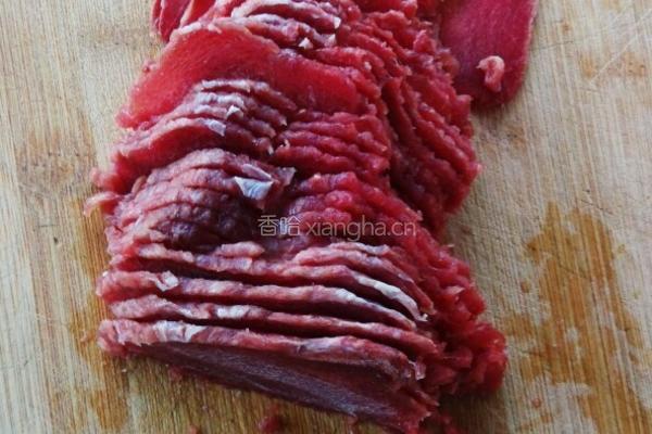 孜然羊肉的做法图解1