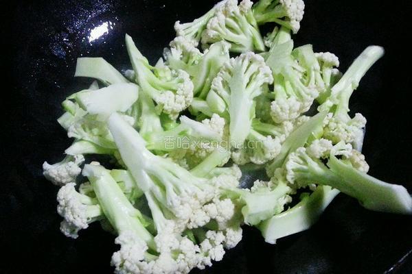 炒新鲜黄花菜的做法图解3