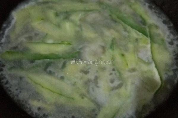 黄瓜虾仁汤的做法图解7