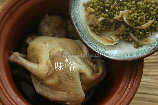 花旗参鸽子汤的做法图解3