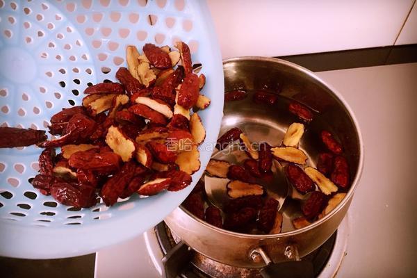 桂花黑糖红枣酱的做法图解3