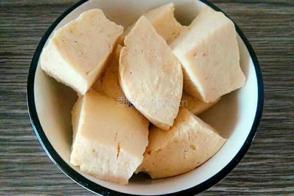 白菜炖冻豆腐的做法图解3