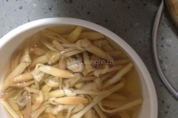 黄花菜肉泥汤的做法图解2