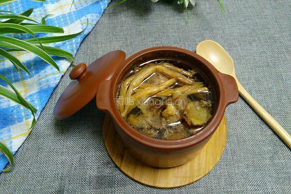 猪骨炖黄花菜的做法图解7