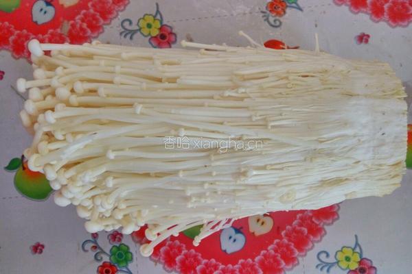 金针菇肥牛汤的做法图解2
