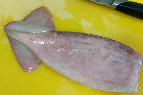 豆腐烧鱿鱼的做法图解1