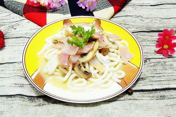 奶油蘑菇拌乌冬