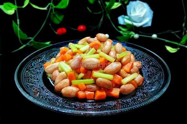 凉拌西芹花生米的做法图解8