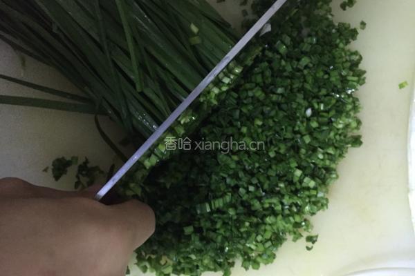 韭菜炒鸡蛋的做法图解2