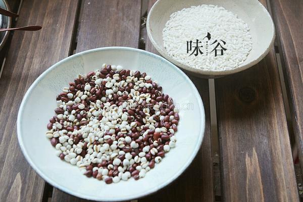 薏米红豆饭的做法图解1
