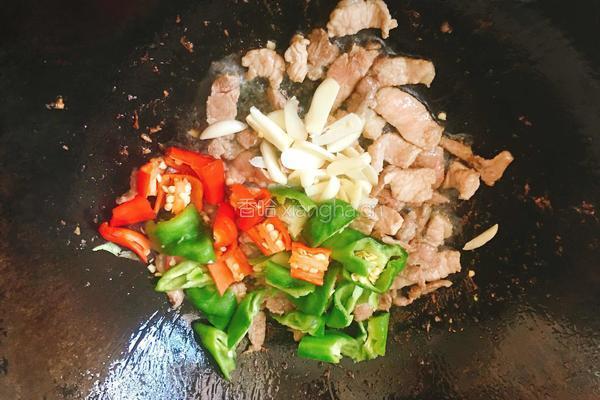 蒜瓣炒肉的做法图解4