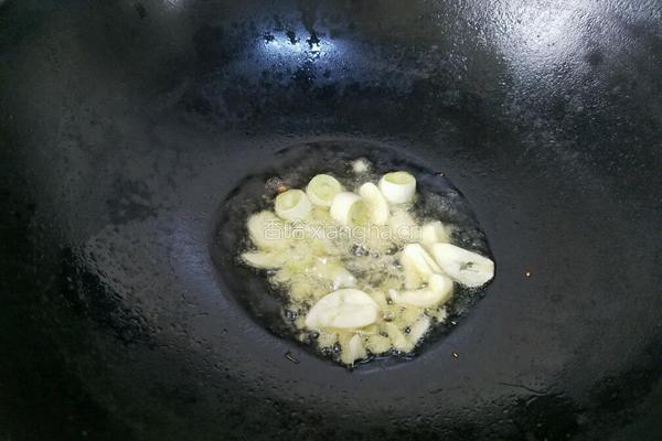 藜蒿炒腊肉的做法图解6