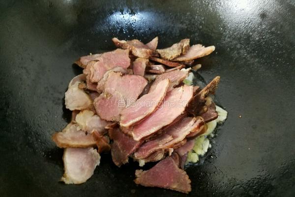 藜蒿炒腊肉的做法图解7