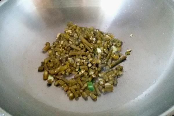 酸豆角炒蛋的做法图解7