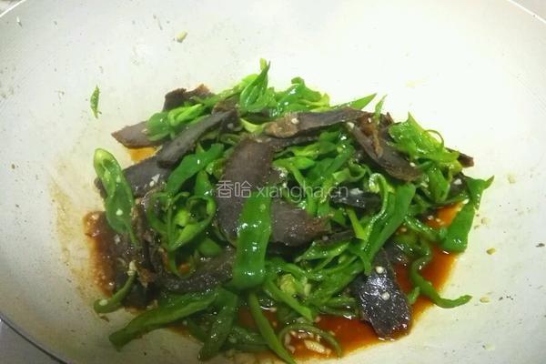 青椒炒卤牛肉的做法图解6