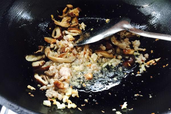 香菇肉末的做法图解5