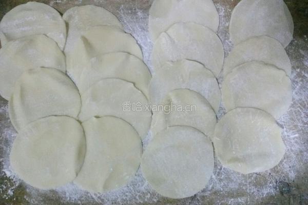 韭菜木耳馅饺子的做法图解9