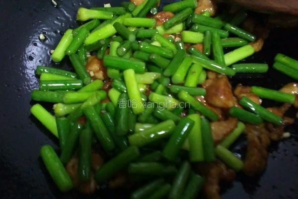 蒜苗炒鸡肉的做法图解8