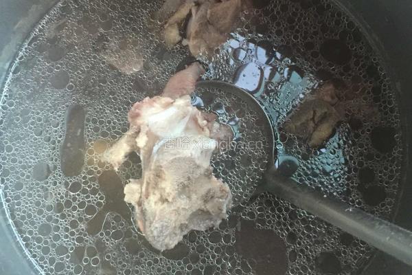 黑豆骨头汤的做法图解5